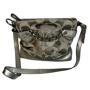 Coach Y2K Silver medium sized shoulder bag with silver chain- preowned with wear